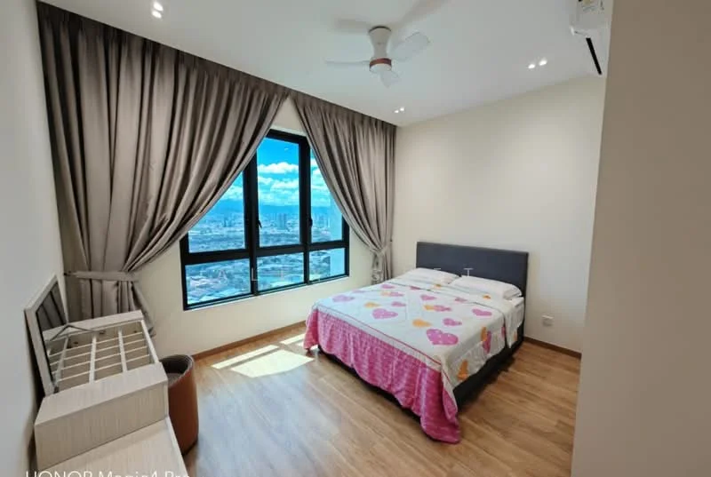 Bedroom features: queen-size bed with patterned bedding, upholstered headboard, floor-to-ceiling windows, city view, wooden flooring, 5-blade ceiling fan, curtains, nightstand, built-in wardrobe; style: modern; view: city.