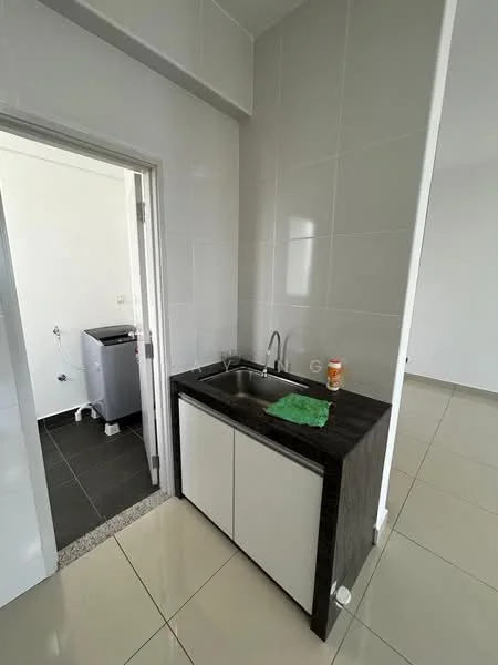 Kitchen features: single-bowl stainless-steel sink, chrome pull-down faucet, black countertop, white cabinetry, wall-mounted tiles, ceramic tile flooring, washing machine, green cleaning cloth; style: modern. Laundry features: washing machine.