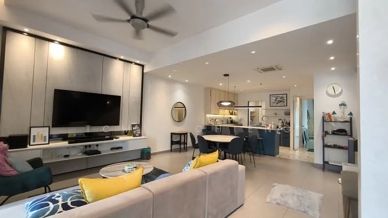 Living features: 3-seater fabric sofa in beige, decorative cushions in yellow and blue, wall-mounted TV, TV console with storage, ceiling fan with light, recessed downlights, area rug with geometric pattern, coffee table, open shelving unit, wall art, large windows with natural light; style: modern. Dining features: round dining table, 4 upholstered dining chairs, pendant light above dining table, wall mirror, decorative wall art; style: modern. Kitchen features: kitchen island with seating, blue cabinetry, stainless-steel appliances, built-in oven, microwave, ceramic tile backsplash, granite countertop, double-bowl stainless-steel sink, chrome pull-down faucet; style: modern.