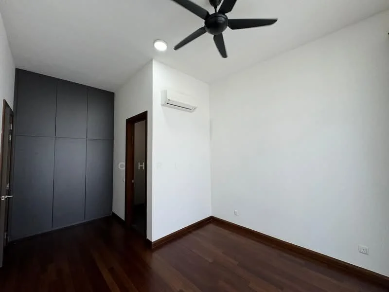 Bedroom features: dark wood flooring, white painted walls, ceiling fan, wall-mounted split AC, built-in wardrobe with sliding doors, door leading to hallway, recessed lighting; style: modern.