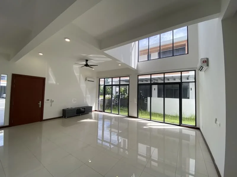 Living features: white painted walls, polished ceramic tile flooring, tray ceiling, 5-blade ceiling fan with light, floor-to-ceiling windows, sliding glass door, air conditioning unit, natural light from large windows, view of outdoor space; style: modern; view: garden.