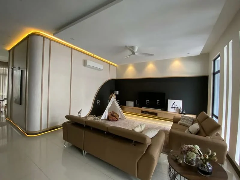 Living features: L-shape sectional sofa in brown leather, coffee table, wall-mounted TV, feature wall with black panel, recessed LED downlights, 5-blade ceiling fan, decorative wall with wood paneling, floor-to-ceiling windows, curtains, decorative plants in ceramic pots, area rug with geometric pattern, ambient LED strip lighting; style: modern.