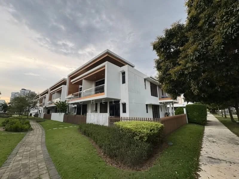 Exterior type: linked terrace house; features: white painted facade, flat roof, two-storey building, recessed balconies, manicured lawn, landscaped garden with shrubs, paved walkway, surrounded by greenery; style: modern.