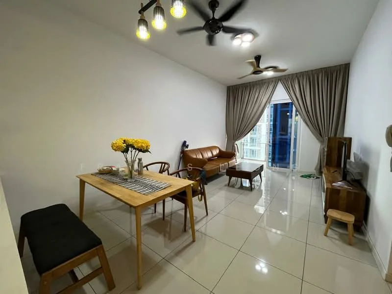 Living features: white painted walls, glossy tile flooring, 5-blade ceiling fan with light, 2-blade ceiling fan, sofa in brown leather, wooden dining table, black upholstered bench, vase with yellow flowers, curtains in beige, floor-to-ceiling windows, TV console, area rug; style: modern; view: city.