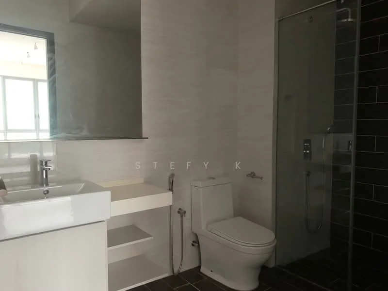 Bathroom features: single-sink vanity with white cabinet, chrome basin mixer faucet, framed mirror, one-piece toilet, walk-in shower with glass enclosure, rain shower head, handheld shower, tile cladding on walls, dark tile flooring, light grey wall tiles, built-in shelving; style: modern.