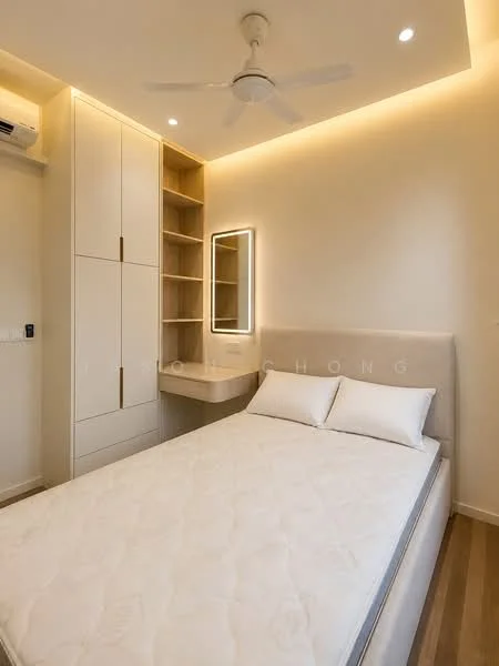Bedroom features: queen-size bed with upholstered headboard, 2 white pillows, built-in wardrobe with sliding doors, wall-mounted mirror with LED backlight, wooden flooring, 5-blade ceiling fan with light, recessed downlights, neutral painted walls, open shelving unit, air conditioning unit; style: modern.