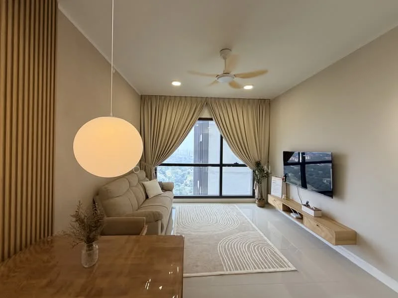 Living features: 3-seater fabric sofa in beige, wooden coffee table, wall-mounted TV, TV console in light wood, area rug with geometric pattern, floor-to-ceiling windows, curtains in light fabric, ceiling fan with light, decorative plant in ceramic pot, wood panel accent wall, recessed downlights; style: modern; view: city.