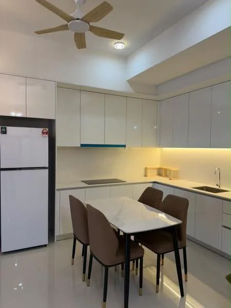 Kitchen features: white glossy cabinetry, marble countertop, stainless-steel sink, chrome pull-down faucet, built-in stove, refrigerator, 4-seater dining table, upholstered dining chairs, 5-blade ceiling fan, recessed downlights, LED strip lighting under cabinets, white tiled backsplash, open shelving; style: modern.