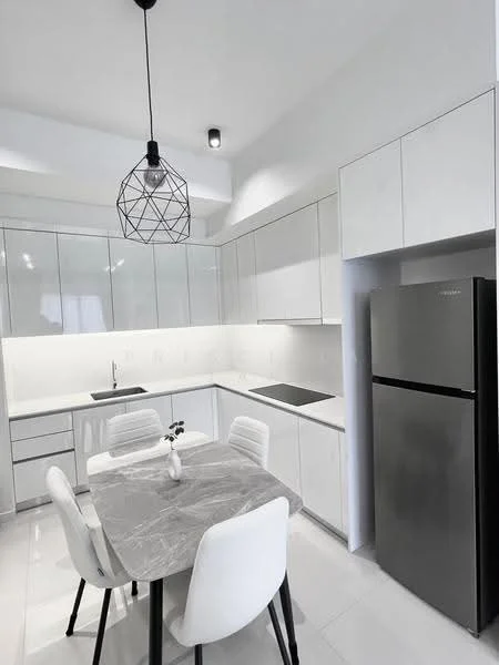 Kitchen features: white shaker cabinets, marble countertop, stainless-steel sink, chrome pull-down faucet, built-in cooktop, stainless-steel fridge, pendant light fixture, recessed downlights, white tiled backsplash, 4 dining chairs, round dining table with marble top, open shelving, wall-mounted cabinets; style: modern.