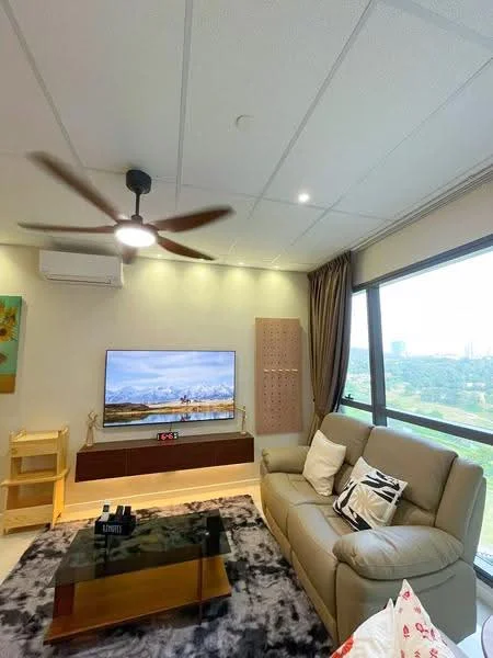 Living features: 3-seater leather sofa in beige, coffee table, wall-mounted TV, TV console, area rug with geometric pattern, 5-blade ceiling fan with light, floor-to-ceiling windows, curtains, air conditioning unit, decorative wall panel; style: modern; view: garden.