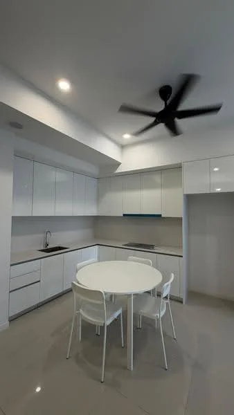 Kitchen features: white cabinetry, stainless-steel sink, chrome pull-down faucet, quartz countertop, built-in stove, recessed downlights, 5-blade ceiling fan, round dining table, 4 white chairs, grey tiled flooring, white walls; style: modern.
