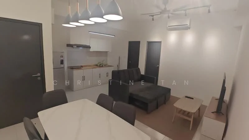 Living features: 3-seater fabric sofa in black, coffee table, wall-mounted TV, area rug, recessed downlights, ceiling fan, air conditioning unit, open-plan layout with kitchen, dining table with 4 chairs, white walls, tile flooring; style: modern. Kitchen features: white cabinetry, wood countertop, stainless-steel fridge, built-in oven, ceramic cooktop, kitchen exhaust hood, sink, tile backsplash; style: modern.