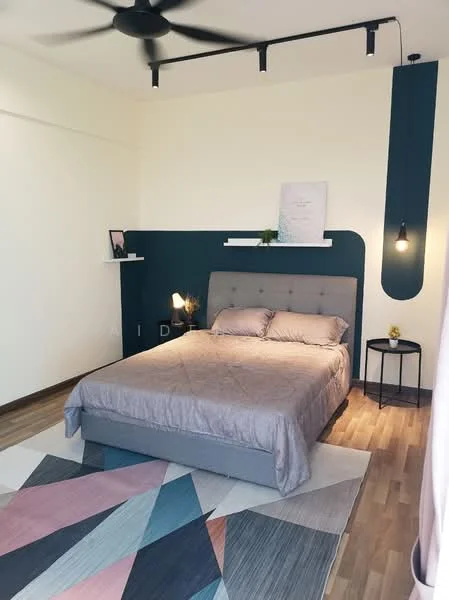 Bedroom features: queen-size bed with grey upholstered headboard, bedding in light grey, wooden flooring, geometric area rug in pastel colors, wall-mounted shelf above the bed, pendant light fixture, nightstand with lamp, accent wall in dark blue, light-colored painted walls, ceiling fan with light; style: modern.