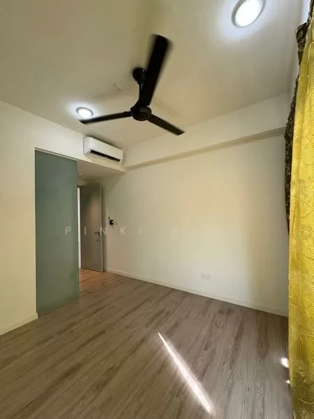 Room features: light wood laminate flooring, white painted walls, 5-blade ceiling fan, recessed downlights, wall-mounted split AC, sliding glass door, curtains in yellow fabric, natural light from window; style: modern.