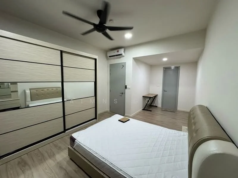 Bedroom features: queen-size bed, upholstered headboard, built-in wardrobe with sliding doors, wooden flooring, wall-mounted split AC, 5-blade ceiling fan, mirror on wardrobe, neutral wall color, small side table, door to hallway; style: modern.