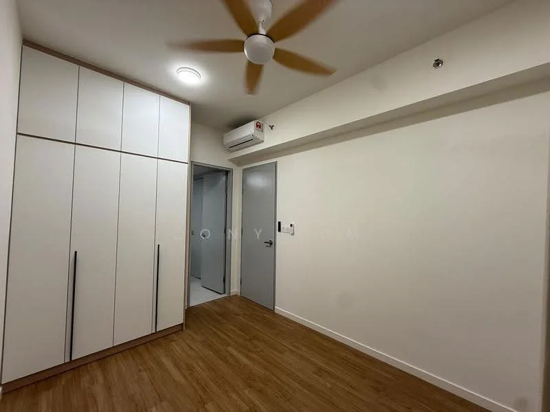 Room features: white painted walls, wooden flooring, 5-blade ceiling fan, wall-mounted split AC, built-in wardrobe with white doors, door to hallway, grey door, light fixture on ceiling; style: modern.