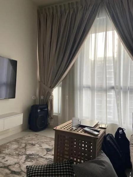 Living features: floor-to-ceiling windows, sheer curtains, wall-mounted TV, coffee table, area rug with abstract pattern, decorative throw pillows, speakers, light-colored walls, laminate flooring; style: modern; view: city.