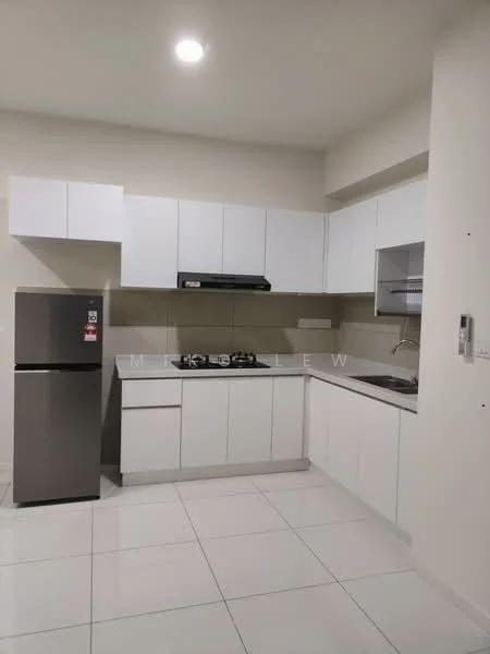 Kitchen features: white flat-panel cabinets, stainless-steel fridge, built-in gas hob, stainless-steel range hood, single-bowl stainless-steel sink, chrome pull-down faucet, grey tiled backsplash, white countertop, white ceramic tile flooring, recessed LED downlights; style: modern.