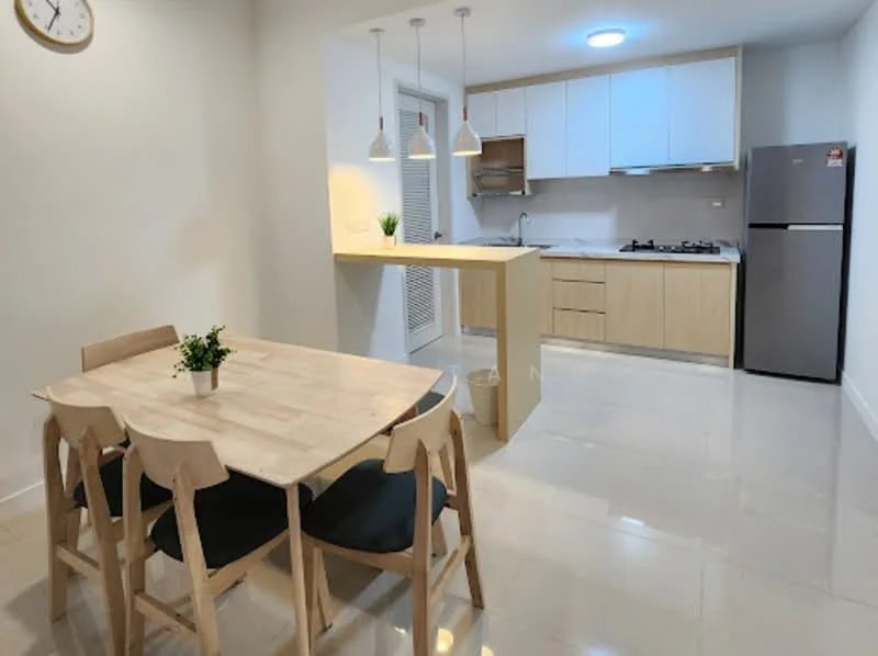 Kitchen features: white cabinetry, light wood dining table, 4 wooden dining chairs, stainless-steel fridge, built-in oven, gas hob, single-bowl stainless-steel sink, chrome pull-down faucet, white tiled backsplash, recessed downlights, cream walls, glossy tile flooring; style: modern.