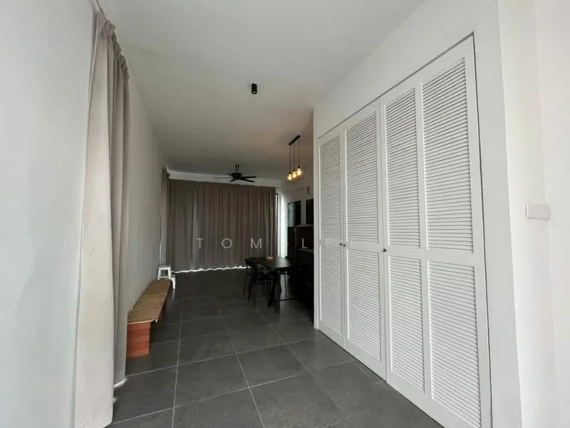Room features: white painted walls, grey floor tiles, ceiling fan, recessed lighting, built-in wardrobe with louvered doors, curtains, wooden bench, dining table, chairs; style: modern.