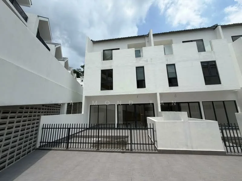 Exterior type: linked terrace house; features: white painted facade, flat roof, 2-storey building, large windows, fenced perimeter, paved outdoor area, manicured landscaping, balconies on upper level; style: modern.