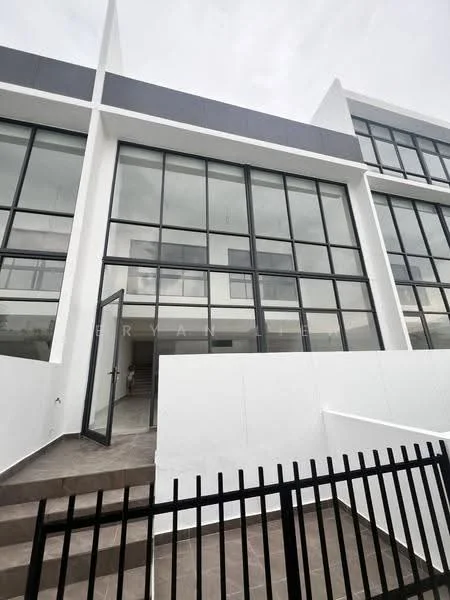 Exterior type: linked terrace house; features: glass curtain wall, white painted facade, black framed windows, staircase leading to entrance, fenced perimeter, flat roof, two-storey structure; style: modern.