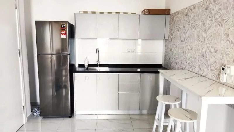 Kitchen features: stainless-steel fridge, single-bowl stainless-steel sink, chrome pull-down faucet, black granite countertop, grey flat-panel cabinets, white tiled backsplash, marble-patterned laminate countertop, two white bar stools, ceramic tile flooring, wall-mounted electrical outlets; style: modern.