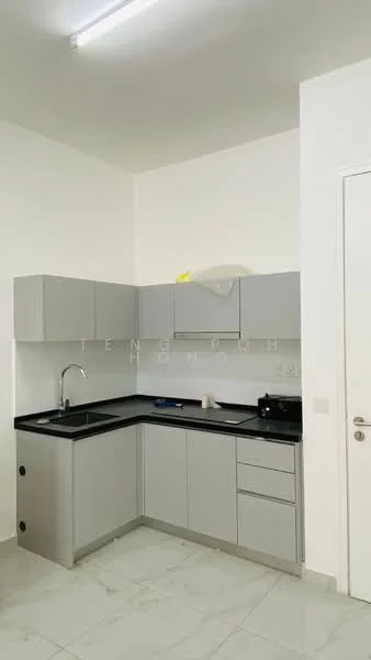 Kitchen features: L-shaped kitchen layout, grey cabinetry, black countertop, single-bowl stainless-steel sink, chrome pull-down faucet, white tiled backsplash, white walls, marble tile flooring, overhead fluorescent lighting; style: modern.