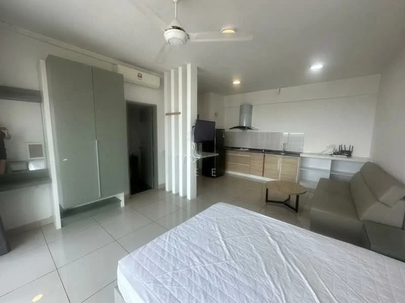 Room features: white walls, tile flooring, ceiling fan, recessed lighting, built-in wardrobe with sliding doors, kitchenette with wooden cabinetry, stainless-steel sink, built-in stove, sofa, dining table, queen-size bed, mirror, window with natural light; style: modern.