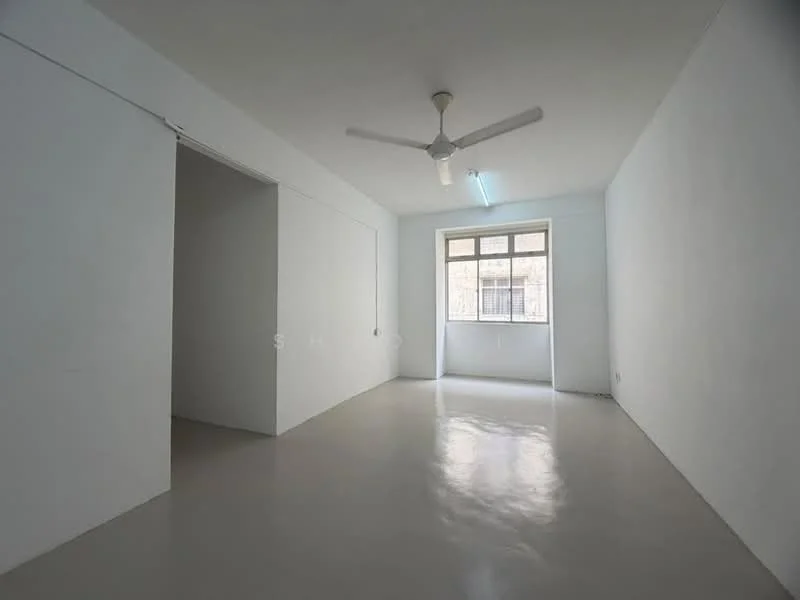 Room features: white painted walls, polished concrete flooring, ceiling fan, large window with grid pattern, natural light, neutral color scheme, no visible furniture, minimalist design; style: minimalist.