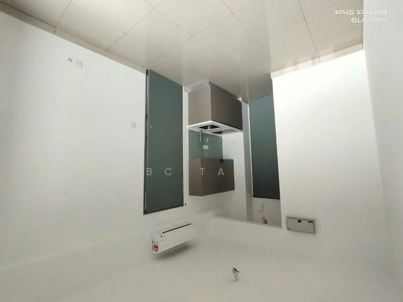 Room features: white painted walls, glossy ceiling, 1 wall-mounted split AC, built-in cabinetry, grey cabinetry, floor tiles, light fixtures, minimalist design; style: modern.
