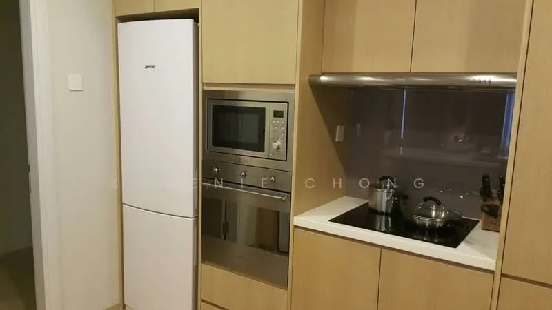 Kitchen features: white fridge, built-in microwave, built-in oven, stainless-steel range hood, 4-burner gas hob, light wood cabinetry, black countertop, glass backsplash; style: modern.