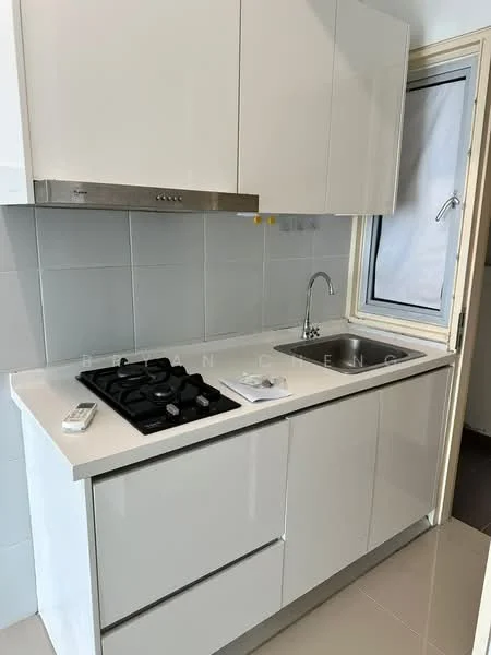 Kitchen features: white glossy cabinetry, stainless-steel sink, chrome pull-down faucet, 4-burner gas hob, white countertop, grey tiled backsplash, floor-to-ceiling window, light-colored flooring; style: modern.