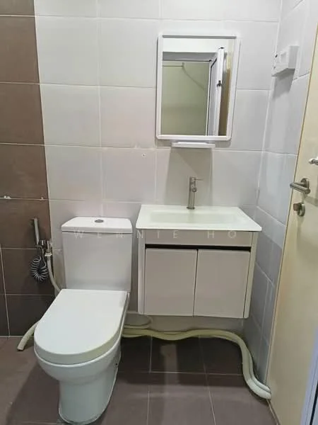 Bathroom features: white tiled walls, dark grey tiled flooring, single-sink vanity with white cabinet, chrome basin mixer faucet, framed mirror, one-piece toilet, shower hose with wall-mounted holder, built-in storage cabinet; style: modern.