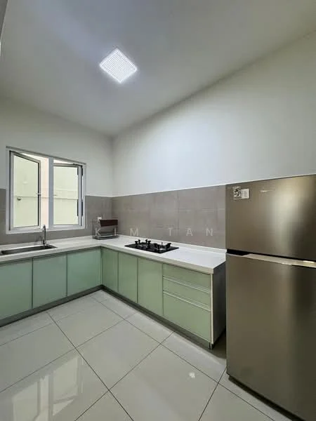 Kitchen features: green glass cabinetry, white countertop, stainless-steel fridge, built-in gas hob, single-bowl stainless-steel sink, chrome pull-down faucet, white tiled backsplash, white walls, recessed ceiling light, large window for natural light, glossy floor tiles; style: modern.