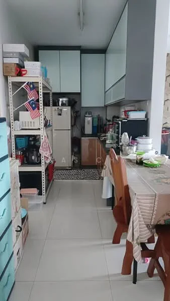Kitchen features: white upper cabinets, grey lower cabinets, stainless-steel fridge, built-in countertop, ceramic tile flooring, kitchen table with chairs, open shelving, decorative tablecloth, kitchen appliances, black and white patterned mat; style: modern.
