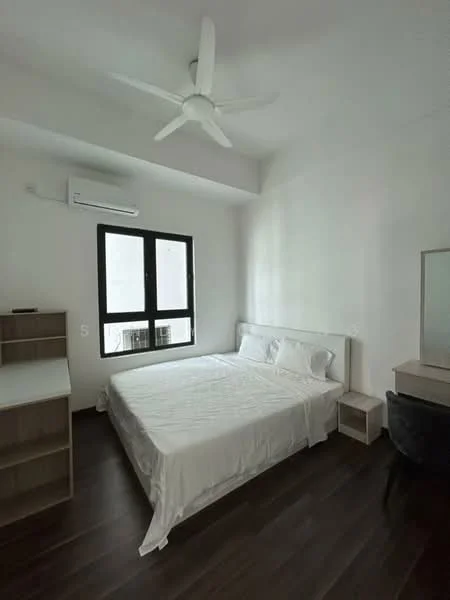 Bedroom features: queen-size bed with white bedding, wooden flooring, white painted walls, 5-blade ceiling fan, 1 wall-mounted split AC, black framed windows, built-in wardrobe with open shelving, dressing table with mirror, grey upholstered chair, nightstand; style: modern.