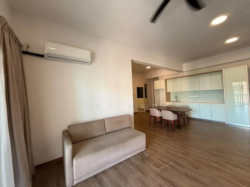 Living features: light wood laminate flooring, white painted walls, 5-blade ceiling fan, wall-mounted split AC, large window with sheer curtains, sofa in beige fabric, dining table with four chairs, open kitchen layout with cabinetry; style: modern.