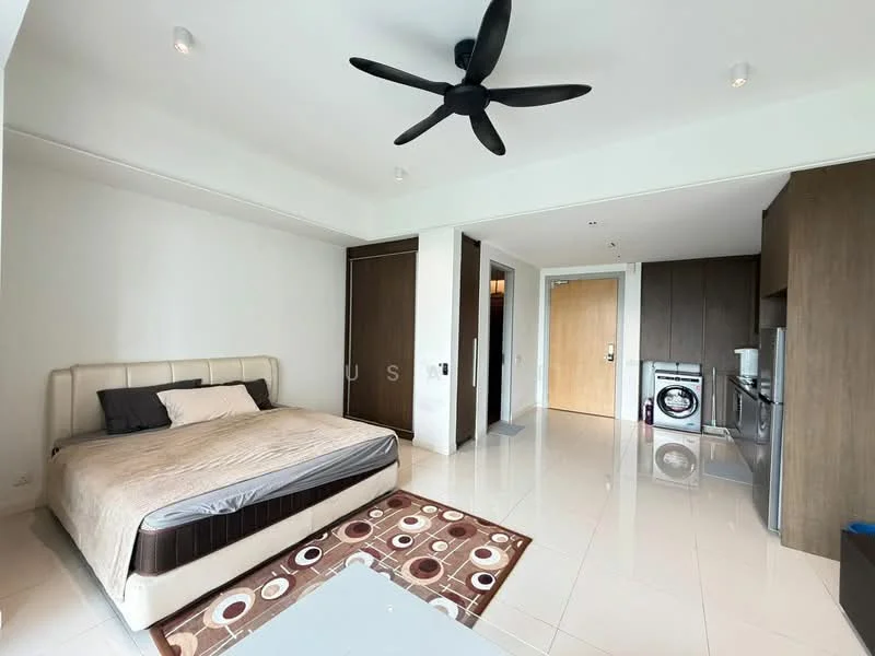 Bedroom features: king-size bed, upholstered headboard, 3-blade ceiling fan, wall-mounted TV, built-in wardrobe, tile flooring, neutral wall colour, area rug with geometric pattern, sliding door to kitchen area, laundry machine, kitchenette with cabinets, stainless-steel fridge; style: modern.