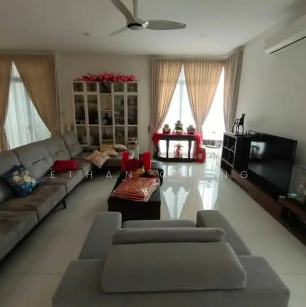 Living features: grey fabric sectional sofa, 2-seater grey fabric sofa, coffee table, TV console, wall-mounted TV, floor-to-ceiling windows, sheer curtains, light-coloured walls, recessed downlights, ceiling fan, decorative items on shelves, area rug; style: modern.