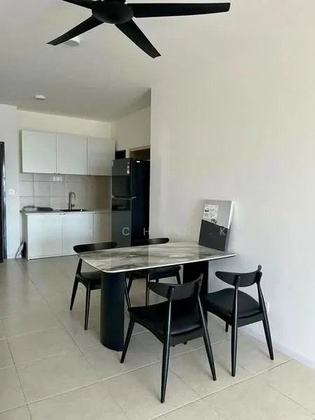 Dining features: marble dining table, 4 black dining chairs, wall-mounted kitchen cabinets, stainless-steel fridge, white painted walls, tile flooring, ceiling fan, open kitchen layout; style: modern. Kitchen features: single-bowl stainless-steel sink, chrome pull-down faucet, built-in oven, freestanding range oven, white cabinetry, ceramic tile backsplash; style: modern.
