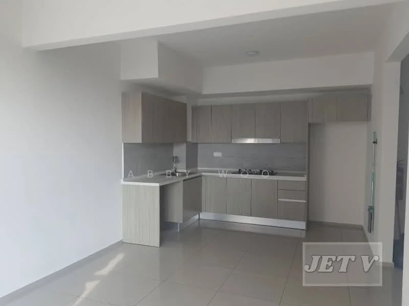 Kitchen features: light wood cabinetry, grey tiled backsplash, stainless-steel sink, chrome faucet, 4-burner gas hob, built-in oven, countertop with overhang for seating, ceramic tile flooring, recessed ceiling lights, open layout, wall-mounted cabinets, drawer storage; style: modern.