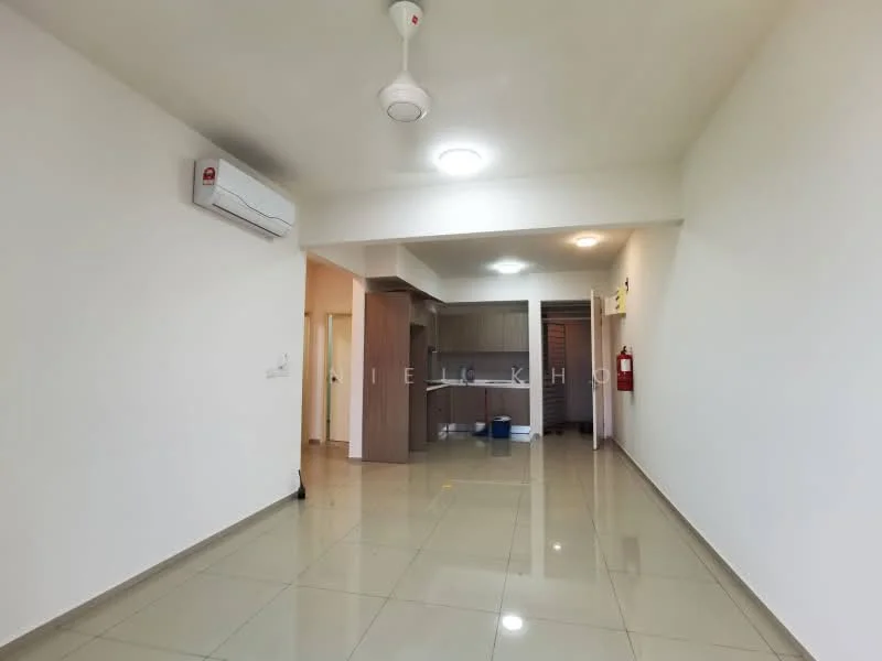 Room features: white painted walls, glossy ceramic tile flooring, 1 wall-mounted split AC, recessed ceiling lights, ceiling fan, open layout, doorway leading to kitchen, fire extinguisher mounted on wall; style: modern.