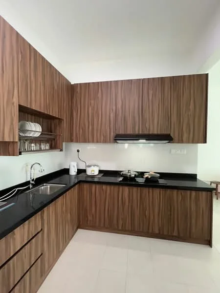 Kitchen features: black granite countertop, wood cabinetry with a wood grain finish, single-bowl stainless-steel sink, chrome pull-down faucet, built-in stove, exhaust hood, white tiled backsplash, open shelving for dishes, ceramic tile flooring, recessed lighting; style: modern.