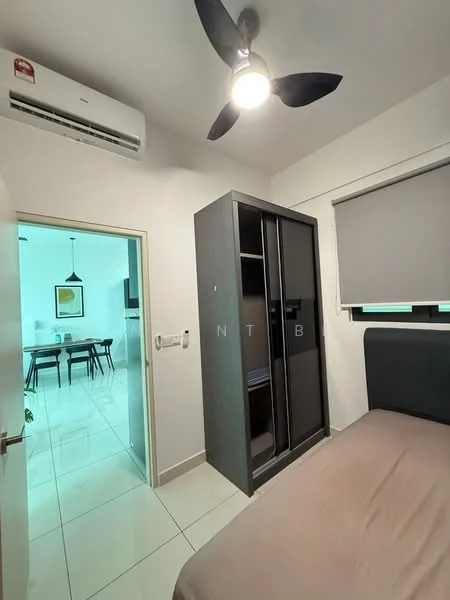 Bedroom features: single bed with beige bedding, black wardrobe with sliding doors, wall-mounted split AC unit, ceiling fan with light, white walls, glossy white tile flooring, window with roller blinds, door leading to hallway; style: modern.