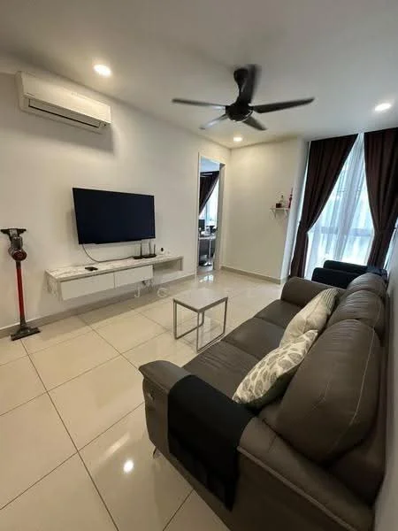 Living features: 3-seater leather sofa in grey, coffee table, wall-mounted TV, TV console, floor-to-ceiling windows, sheer curtains, 5-blade ceiling fan, wall-mounted split AC, glossy ceramic tile flooring, decorative wall shelf, decorative throw pillows, area rug; style: modern.