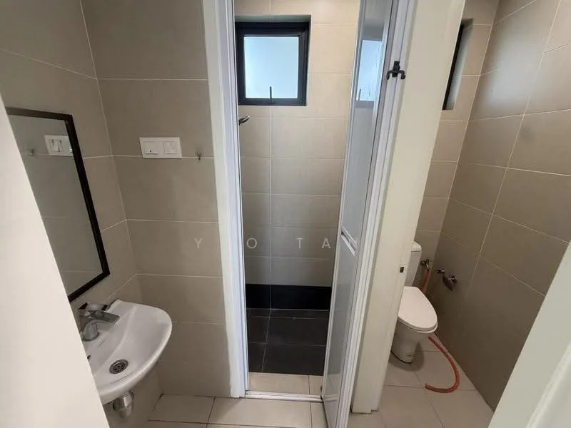 Bathroom features: white ceramic toilet, wall-mounted sink, framed mirror, glass shower enclosure, tiled walls in beige, black tiled flooring, window for natural light, chrome faucet; style: modern.