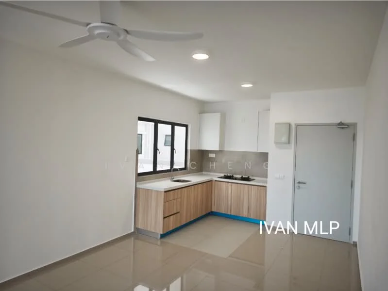 Kitchen features: white painted walls, cream tiled flooring, ceiling fan, single-bowl stainless-steel sink, chrome pull-down faucet, laminate cabinetry in light wood finish, grey countertop, built-in oven, 4-burner gas hob, window with black frame, recessed downlights; style: modern.