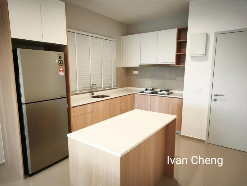 Kitchen features: stainless-steel fridge, single-bowl stainless-steel sink, chrome pull-down faucet, quartz countertop, wood cabinetry, gas hob with 2 burners, tile backsplash, window with blinds, light-colored walls, grey floor tiles; style: modern.
