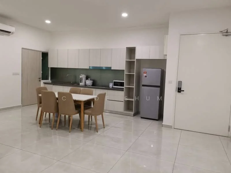 Kitchen features: white cabinetry, grey countertop, stainless-steel fridge, built-in microwave, ceramic tile flooring, recessed downlights, dining table with 6 chairs, kitchen sink, kitchen island, wall-mounted split AC; style: modern.